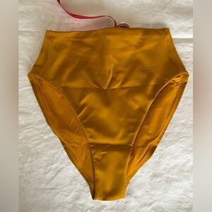 Left on Friday BRAND NEW Hi Hi Tide Bottom - 24 Karat (Gold) / M